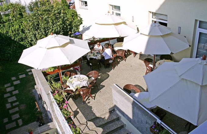 Hotel Maxim Svätý Jur 외부 사진