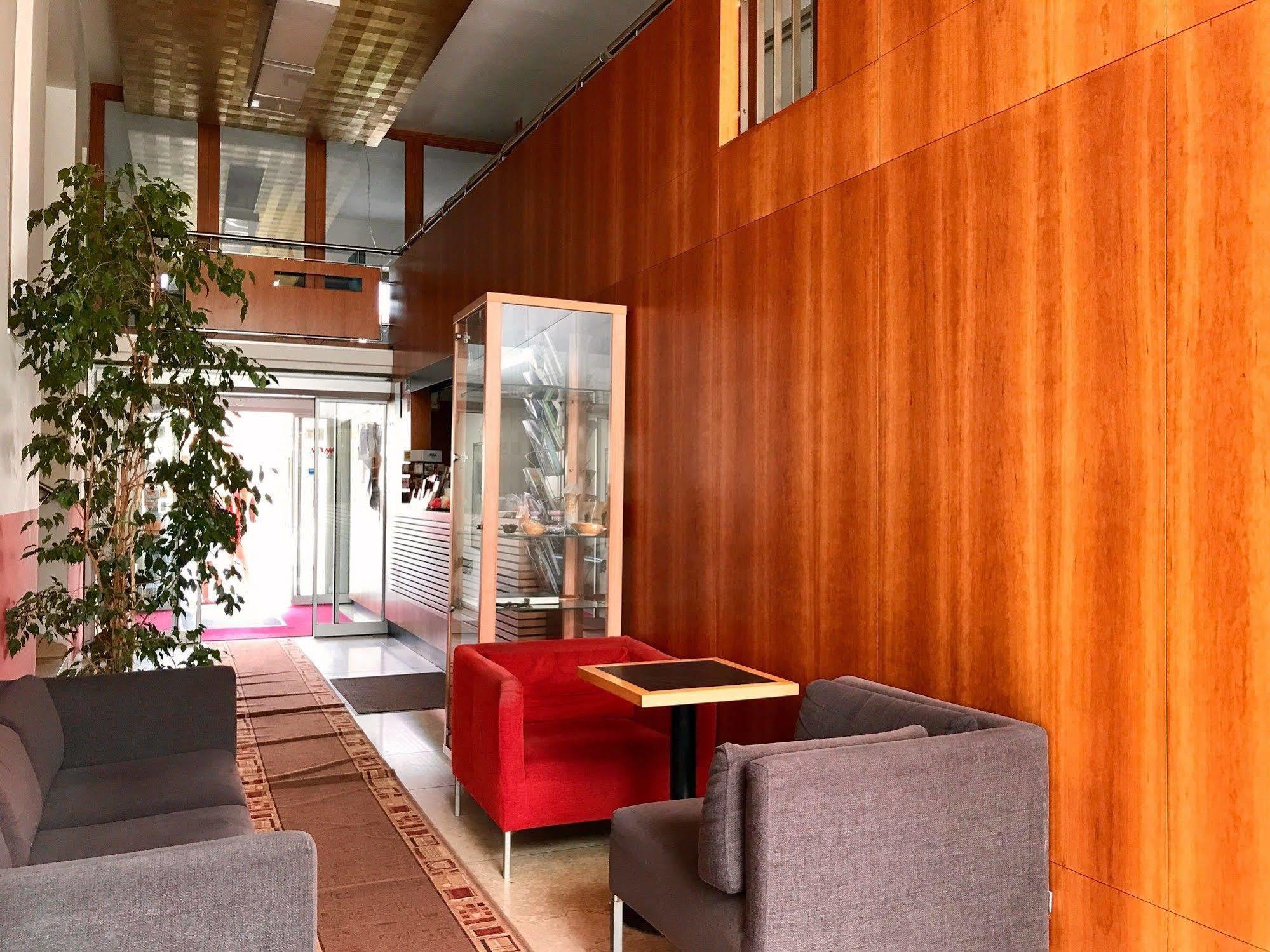 Hotel Maxim Svätý Jur 외부 사진