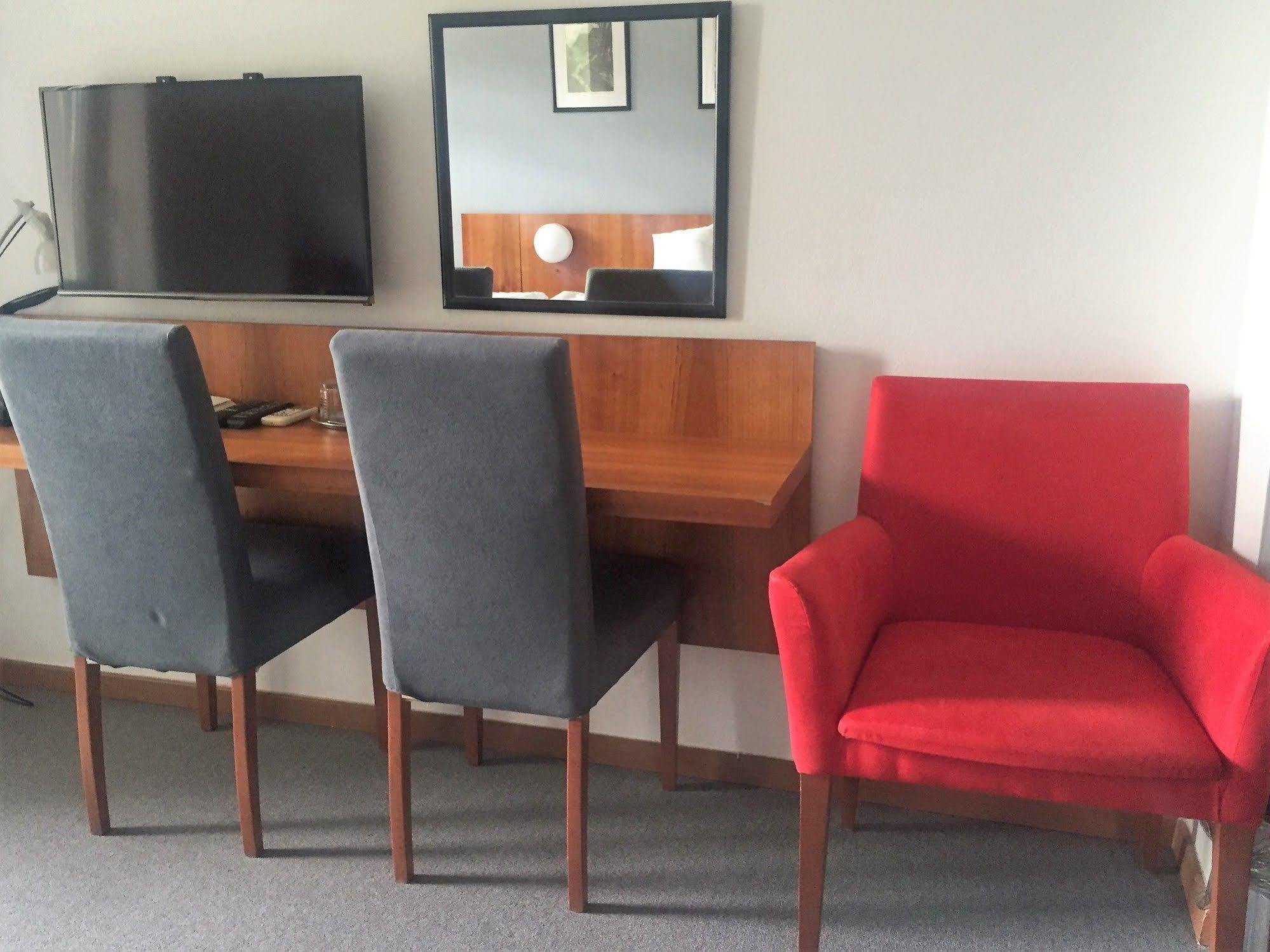 Hotel Maxim Svätý Jur 외부 사진