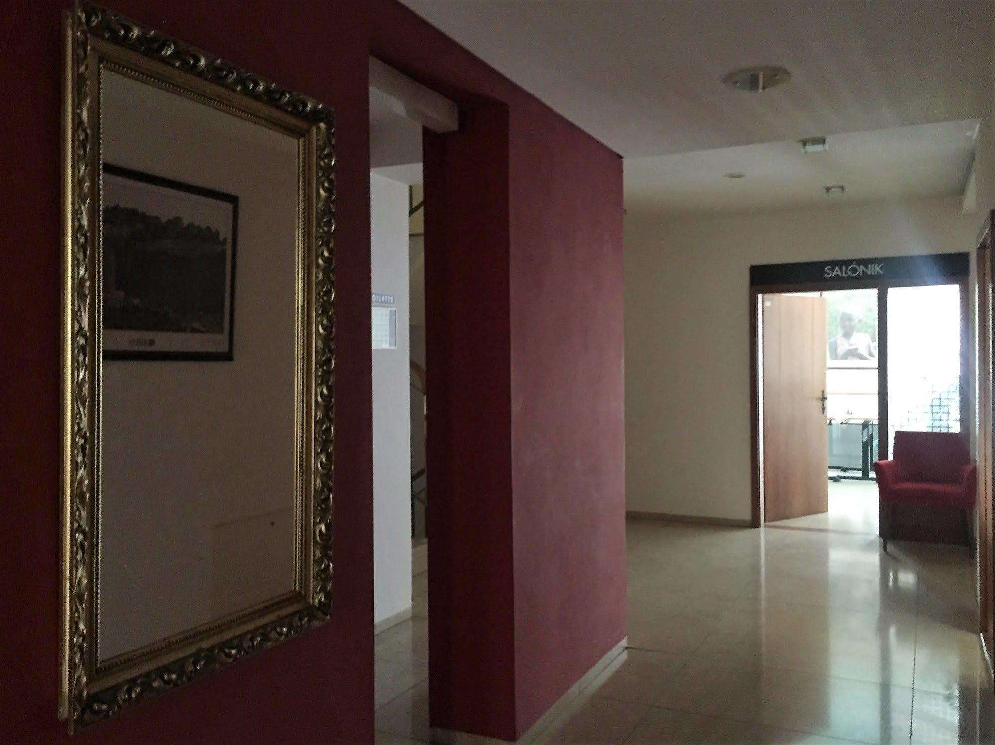Hotel Maxim Svätý Jur 외부 사진